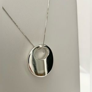 Sterling silver necklace with silver disc charm, chain: 18”